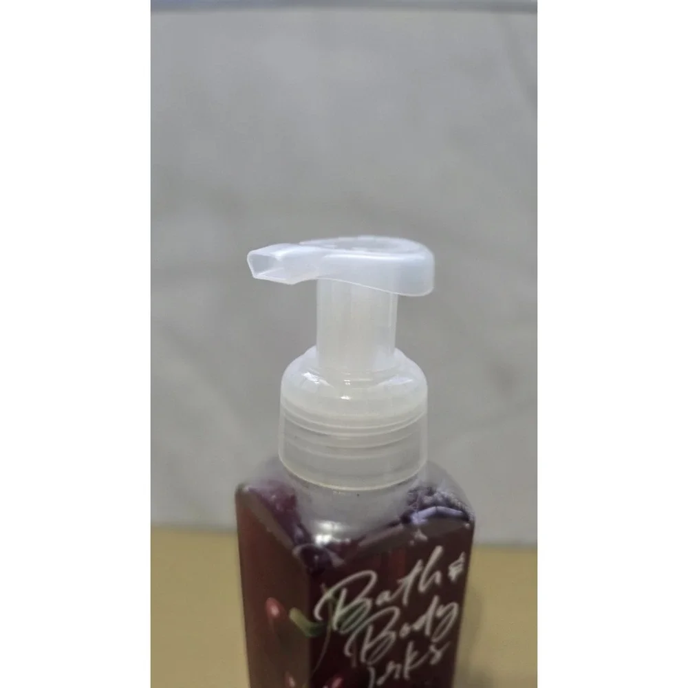 Bath And Body Works Black Cherry Merlot Foaming Hand Wash 8 Oz Bottle